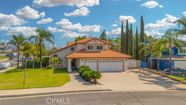 Detail Gallery Image 2 of 75 For 2488 W Summerset Dr, Rialto,  CA 92377 - 4 Beds | 3 Baths