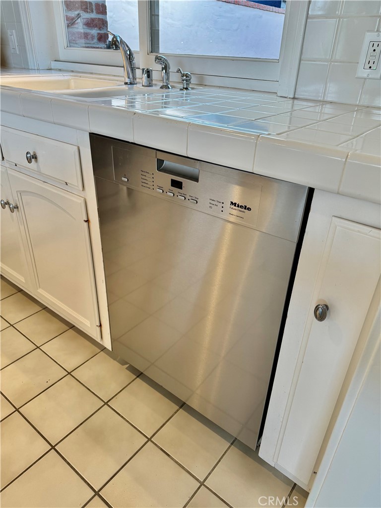 MLS #NP25222909 image #10