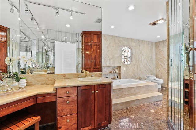 10351 Lassen Street, Los Alamitos CA: https://media.crmls.org/medias/588e6aee-ff55-40a3-bf65-99a0403e169e.jpg