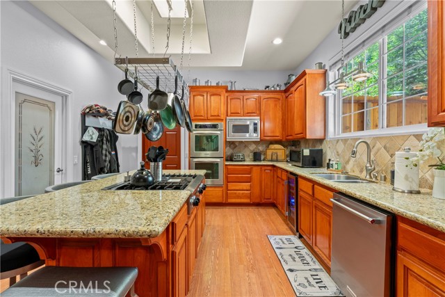 Detail Gallery Image 23 of 55 For 27312 Little Bear Rd, Lake Arrowhead,  CA 92391 - 4 Beds | 4/1 Baths