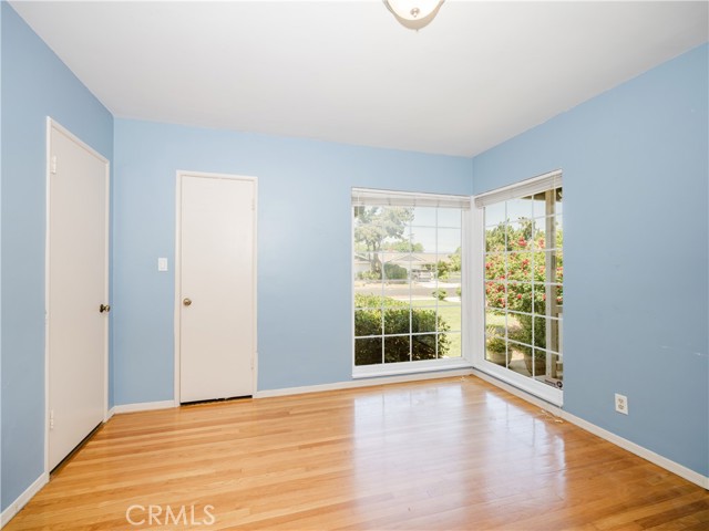 Image 7 of 24 For 10022 Gothic Avenue