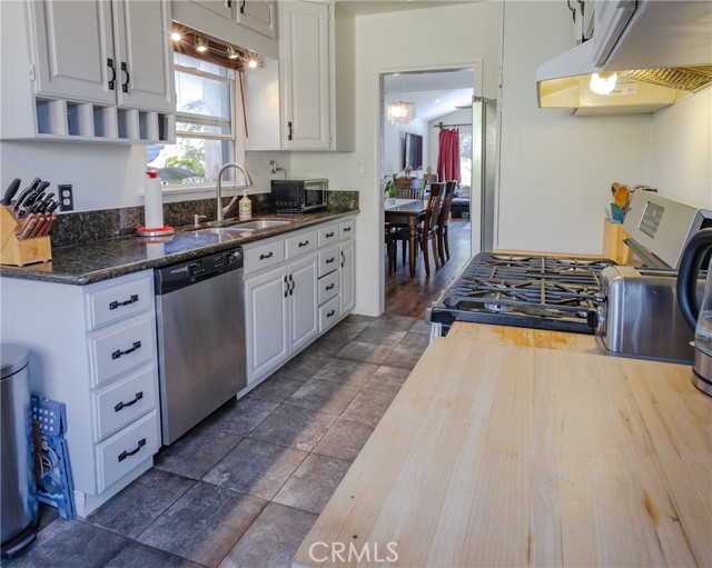 Detail Gallery Image 9 of 25 For 10773 Redmont Ave, Tujunga,  CA 91042 - 2 Beds | 2 Baths