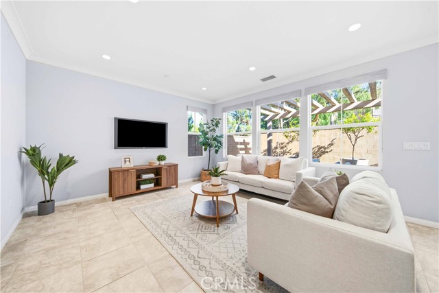 Detail Gallery Image 3 of 41 For 125 Island Coral, Irvine,  CA 92620 - 3 Beds | 2/1 Baths