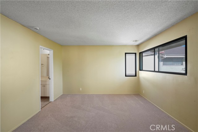 Detail Gallery Image 33 of 47 For 19451 Sherman Way #301,  Reseda,  CA 91335 - 3 Beds | 2/1 Baths