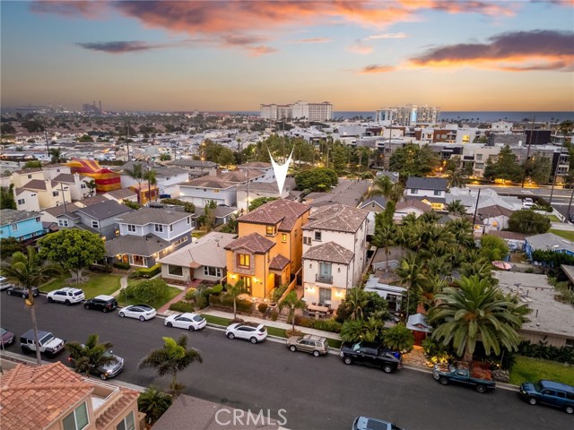 212 Baltimore Avenue, Huntington Beach CA: https://media.crmls.org/medias/588fd41a-6525-4730-a6b4-0b454317881e.jpg
