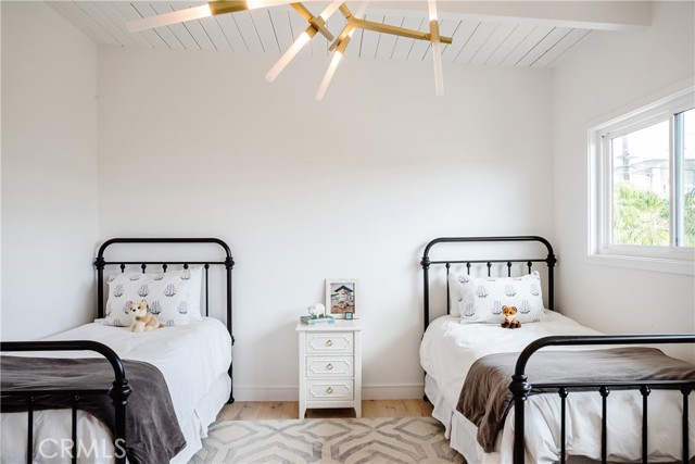 301 4th St, Manhattan Beach, California 90266, 4 Bedrooms Bedrooms, ,3 BathroomsBathrooms,Residential,Sold,4th St,SB22117855