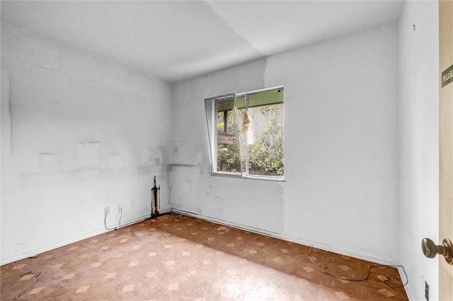 Detail Gallery Image 32 of 46 For 11500 Thurston, Los Angeles,  CA 90049 - 4 Beds | 4 Baths