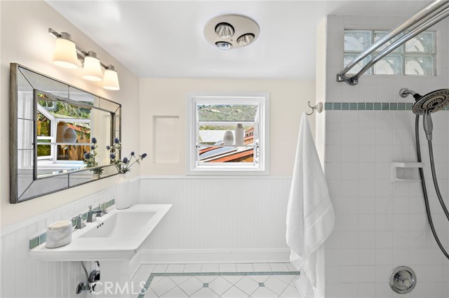 Detail Gallery Image 22 of 31 For 1212 Morningside Dr, Laguna Beach,  CA 92651 - 3 Beds | 3 Baths