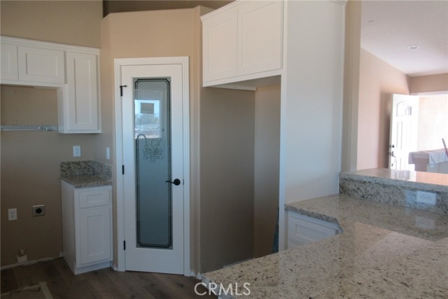 Detail Gallery Image 4 of 6 For 13119 Candlewood, Apple Valley,  CA 92308 - 3 Beds | 2 Baths
