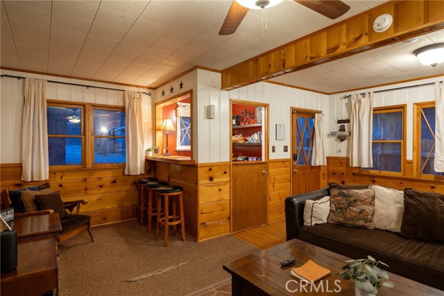 Detail Gallery Image 13 of 34 For 211 W Sherwood Bld, Big Bear City,  CA 92314 - 3 Beds | 2 Baths