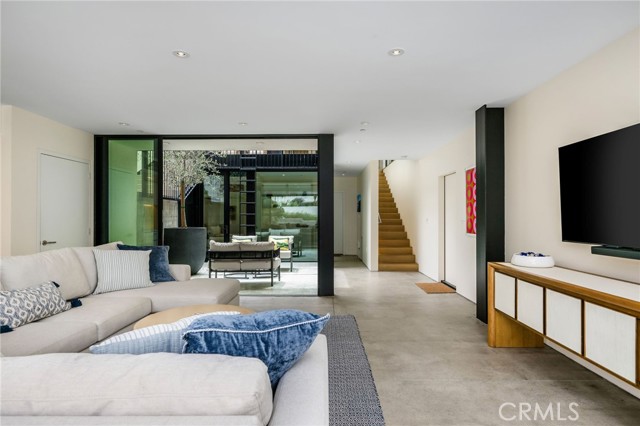 2821 Alma Avenue, Manhattan Beach CA: https://media.crmls.org/medias/5892369f-4fc2-448d-a650-7676cf3e3157.jpg