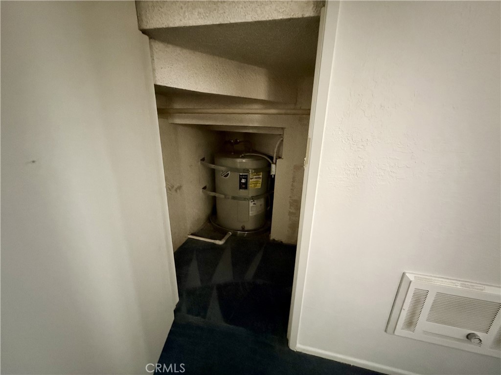 https://media.crmls.org/medias/58923c27-b6a5-44de-a8f3-4c38eaa08a1e.jpg?preset=X-Large