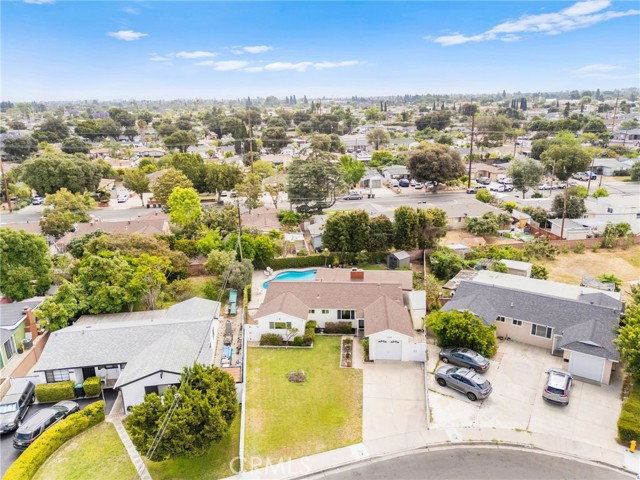 11692 Poes Street, Anaheim CA: https://media.crmls.org/medias/58926ff9-5c40-478a-bb16-edf2acae2a2a.jpg