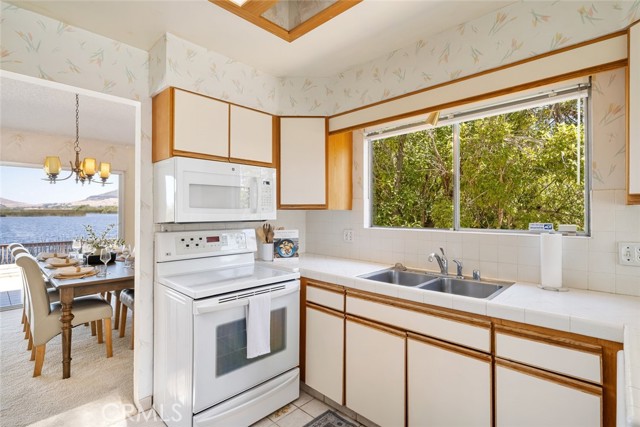 Image 14 of 54 For 1308 Oceanaire Drive