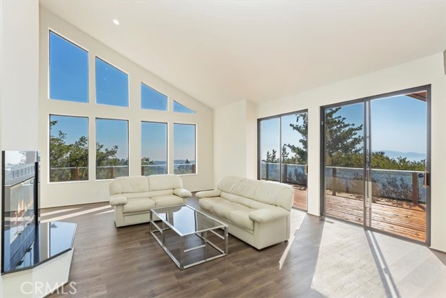 33052 Piedras Grandes, Green Valley Lake CA: https://media.crmls.org/medias/58927240-2aae-431c-869e-c81fd226a72e.jpg