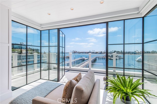 2209 Bayside Drive, Corona del Mar CA: https://media.crmls.org/medias/589276a4-5d15-4165-a3c4-e34627d38f9a.jpg