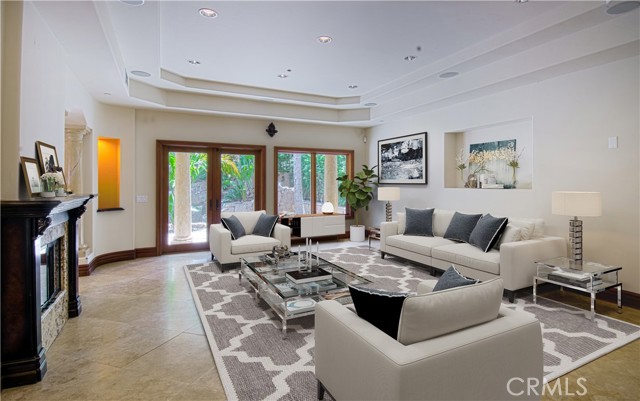 511 Cliff Drive, Newport Beach CA: https://media.crmls.org/medias/58931350-2d86-4f3c-a7e5-67f17255e5a2.jpg