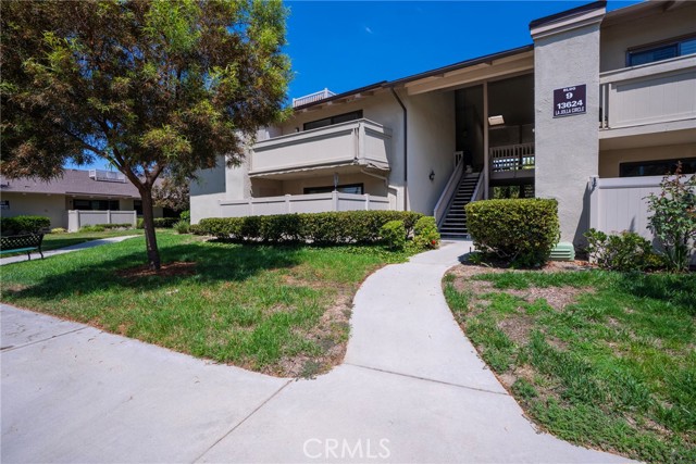 Detail Gallery Image 1 of 42 For 13624 La Jolla Cir #F,  La Mirada,  CA 90638 - 2 Beds | 2 Baths