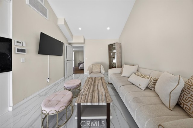 Detail Gallery Image 36 of 64 For 4926 Greenbush Ave, Sherman Oaks,  CA 91423 - – Beds | – Baths