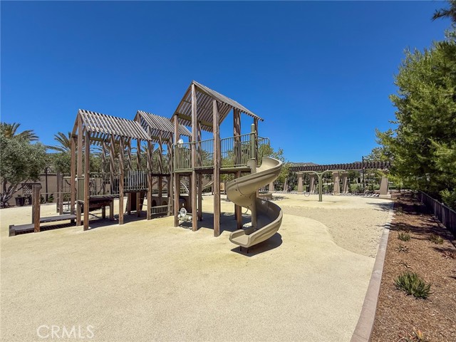 142 Dolci, Irvine CA: https://media.crmls.org/medias/58942013-70f7-4e81-9c02-cff652ddb991.jpg