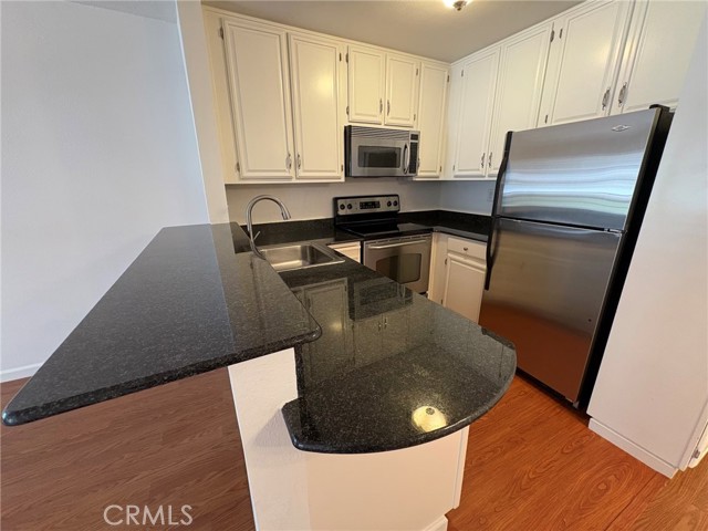 Detail Gallery Image 11 of 21 For 735 El Camino Real #102,  Burlingame,  CA 94010 - 2 Beds | 1 Baths