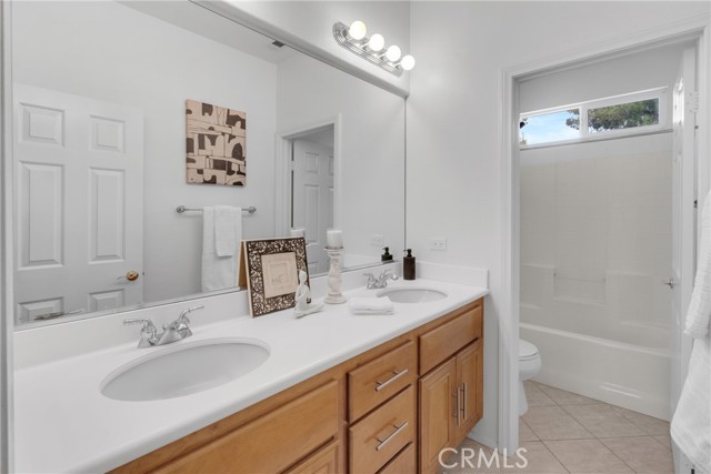 33736 Emerald Creek Court, Temecula CA: https://media.crmls.org/medias/58949945-f747-4af8-a516-c559c8e60268.jpg