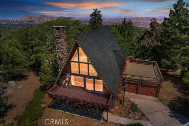 Detail Gallery Image 3 of 70 For 28938 Mammoth Dr, Lake Arrowhead,  CA 92352 - 3 Beds | 2/1 Baths