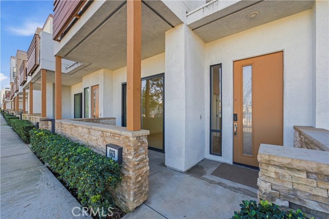 Detail Gallery Image 2 of 22 For 669 W 17th St, Costa Mesa,  CA 92627 - 2 Beds | 3/1 Baths