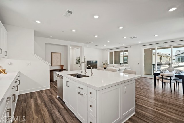 297 Lynx, Irvine CA: https://media.crmls.org/medias/5895f104-40fb-4527-bd62-95883ccabf72.jpg