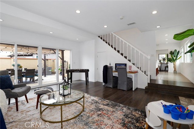 6164 Lorelei Avenue, Lakewood CA: https://media.crmls.org/medias/589699cf-329d-4b1d-a908-6bb45b1d6f81.jpg