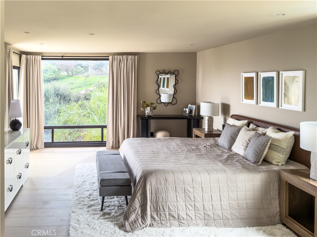 https://media.crmls.org/medias/58973288-08c9-4ac5-982e-2754c0bd1235.jpg?preset=X-Large