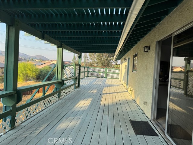 30041 Windward Drive, Canyon Lake CA: https://media.crmls.org/medias/589782cf-eae3-4b48-91b2-0320992bc262.jpg