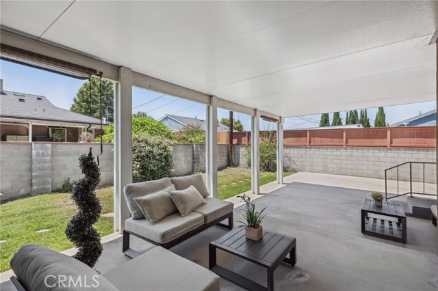 6515 Amigo Avenue, Reseda CA: https://media.crmls.org/medias/5897bf45-086a-4902-820b-83fa16a1de91.jpg