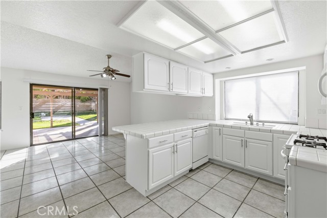 Detail Gallery Image 8 of 25 For 4654 Paseo Hermoso, Palmdale,  CA 93551 - 3 Beds | 2 Baths