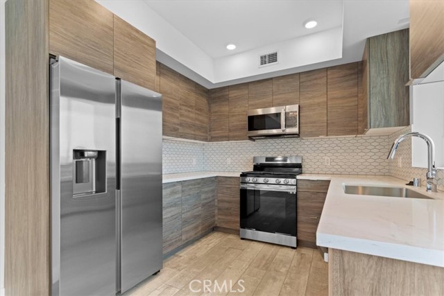 Detail Gallery Image 2 of 22 For 4383 Sepulveda Bld #303,  Sherman Oaks,  CA 91403 - 1 Beds | 1 Baths