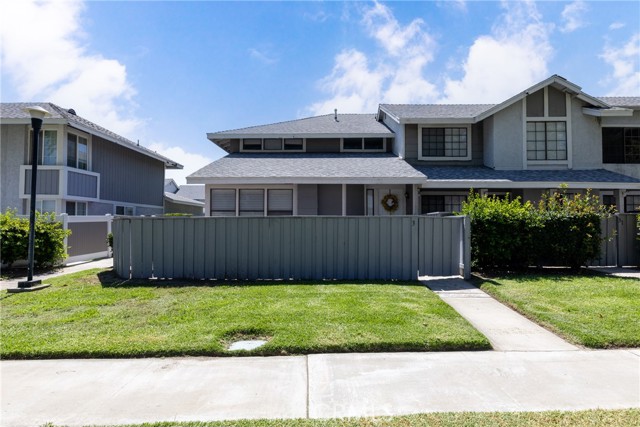 Detail Gallery Image 2 of 32 For 1380 W 48th St #30,  San Bernardino,  CA 92407 - 3 Beds | 2/1 Baths