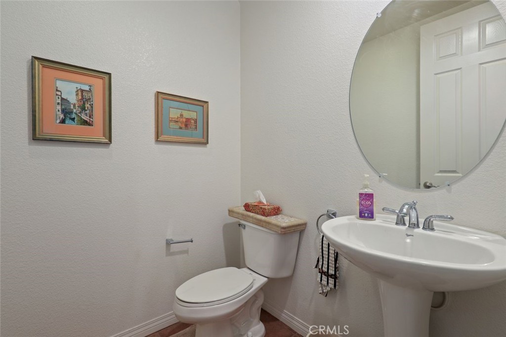 https://media.crmls.org/medias/58999303-9abc-4aa7-946e-67d038bd865c.jpg?preset=X-Large