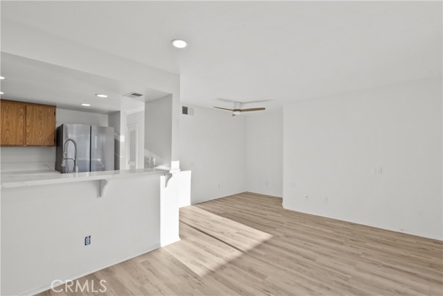 Detail Gallery Image 12 of 26 For 18209 Sierra #4,  Canyon Country,  CA 91351 - 2 Beds | 2 Baths