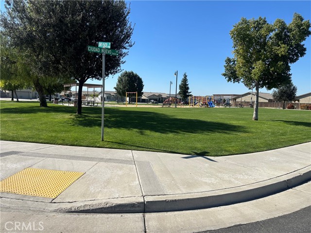 Detail Gallery Image 23 of 23 For 1611 Brea St, Bakersfield,  CA 93307 - 3 Beds | 2 Baths