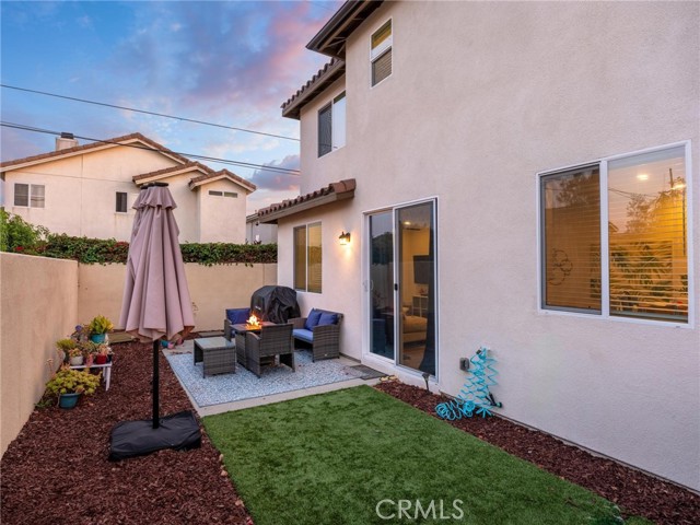 1924 N Floret Drive, Los Angeles CA: https://media.crmls.org/medias/589a612f-c4b2-43e8-be28-fc9dc0d65d50.jpg