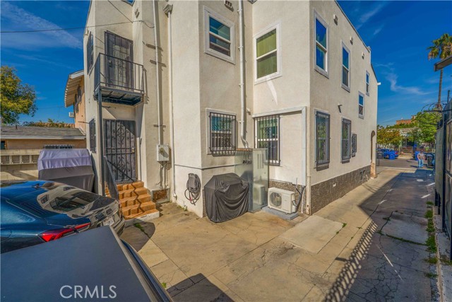 Detail Gallery Image 29 of 36 For 512 W 41st Pl, Los Angeles,  CA 90037 - 4 Beds | 2 Baths