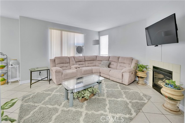 1335 Exeter Court, San Jacinto CA: https://media.crmls.org/medias/589ae625-db0c-4f07-b7a4-fccb6fa42286.jpg