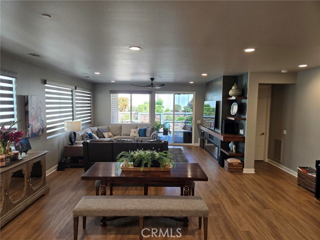 1660 Spring Run, Beaumont CA: https://media.crmls.org/medias/589be5a8-b48c-494b-9231-a2202f261800.jpg