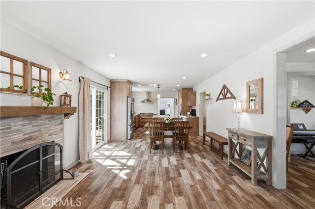 Detail Gallery Image 8 of 58 For 5640 E Parkcrest, Long Beach,  CA 90808 - 3 Beds | 3 Baths