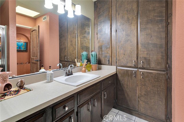 6375 Arrowhead Lake Road, Hesperia CA: https://media.crmls.org/medias/589cd54d-7ffb-4334-bc9e-bb54f33df220.jpg