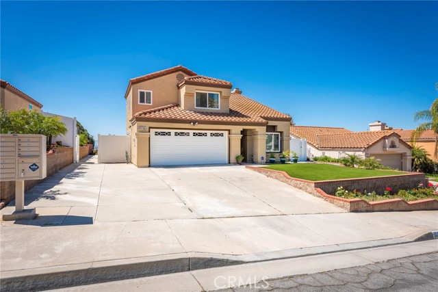 22075 Naples Drive, Moreno Valley CA: https://media.crmls.org/medias/589d63f8-16f0-41b1-a5ca-26fef1215474.jpg