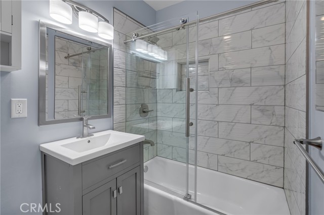 2033 E. 3rd St., Long Beach CA: https://media.crmls.org/medias/589d64f9-5629-4408-b8a3-166619e90d82.jpg