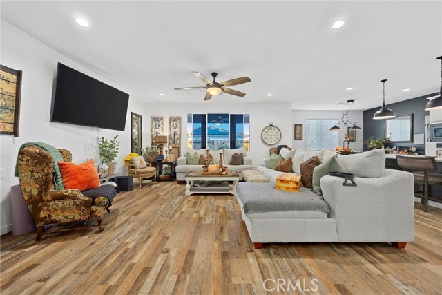 Detail Gallery Image 6 of 45 For 7600 Emerald Green, Bakersfield,  CA 93313 - 3 Beds | 2 Baths