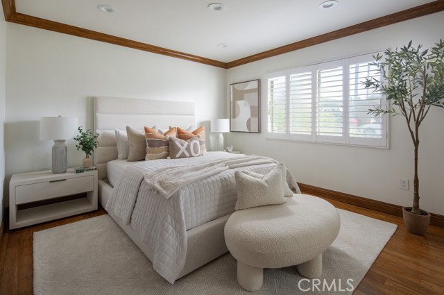 Detail Gallery Image 13 of 21 For 401 Holmwood, Newport Beach,  CA 92663 - 2 Beds | 2/1 Baths