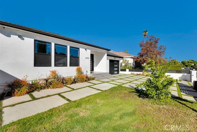 Detail Gallery Image 6 of 54 For 4941 Hesperia Ave, Encino,  CA 91316 - 5 Beds | 4 Baths